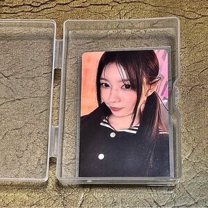 Official ILLIT Magic Bomb Ver. Moka Photocard